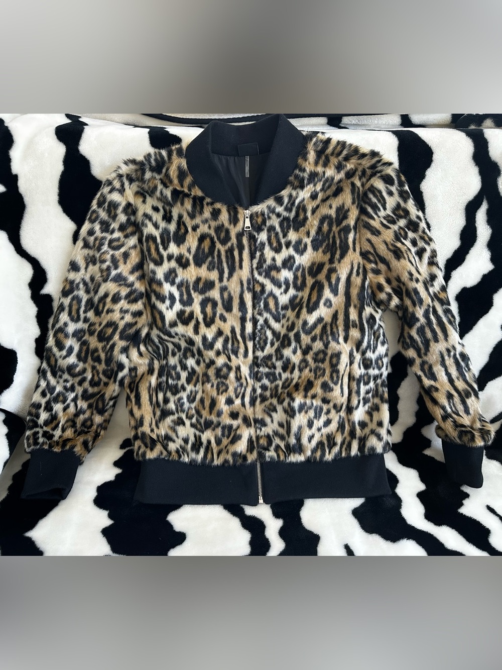 Love Token Leopard Print Faux Fur Bomber Jacket - Black & Tan